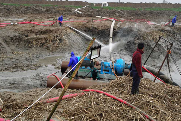 泰安遠洋牌泥漿泵清淤疏浚現場